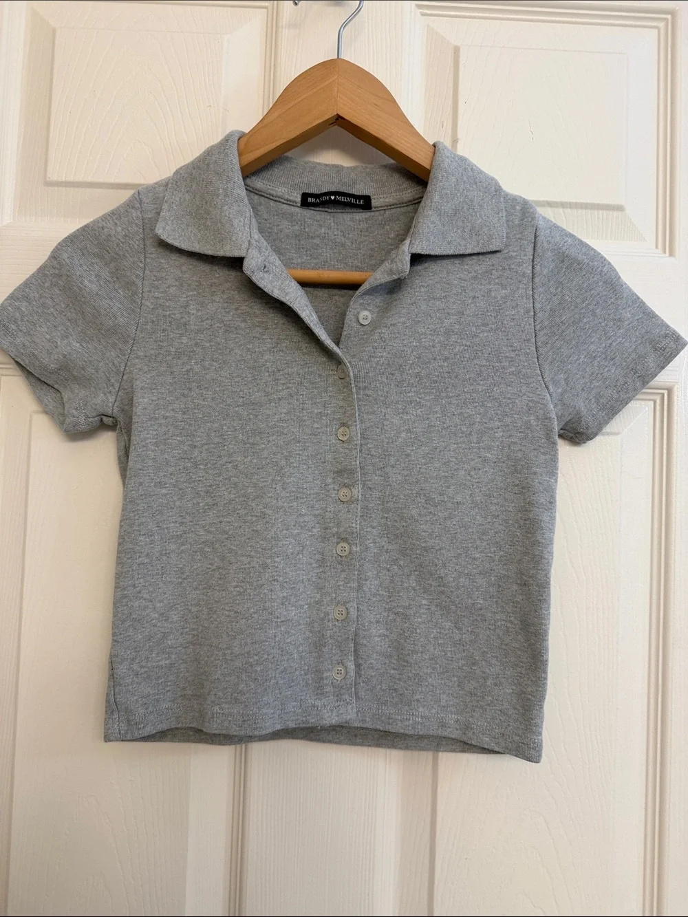 Brandy Melville Grey Short Sleeve Button Collar Top one size - Picture 2 of 6